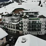 Jennys Schloessl Szálloda Serfaus