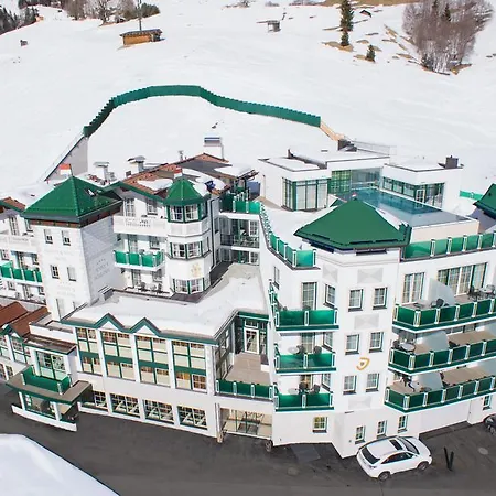 Jennys Schloessl 4* Серфаус
