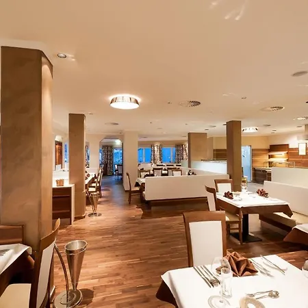 Jennys Schloessl 4* Серфаус