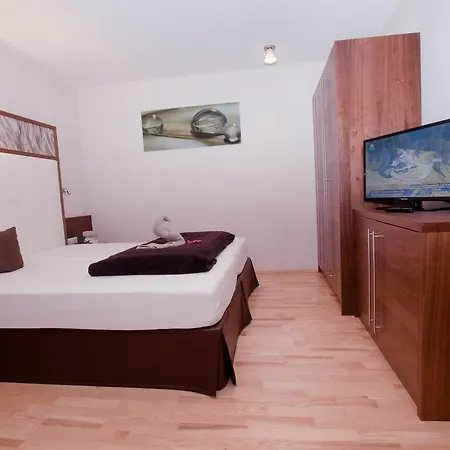 Отель Jennys Schloessl 4*